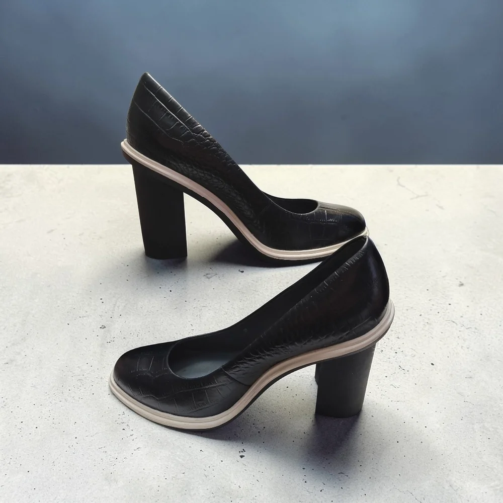United Nude elevate your